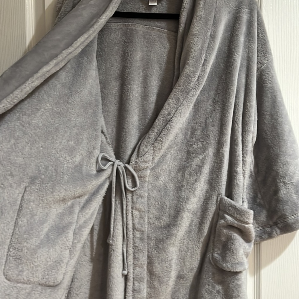 Cozy Grey Robe - Picture 4 of 4
